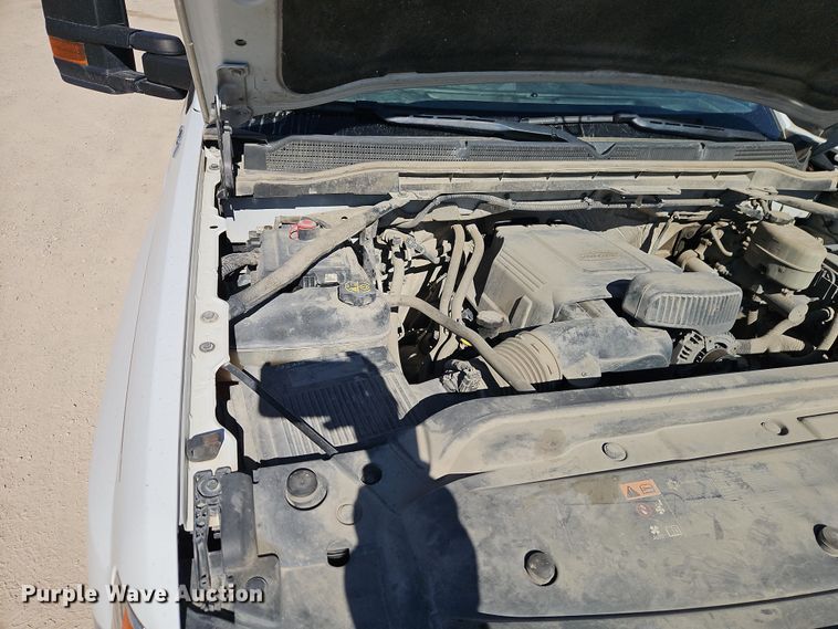 image for item EO7025 2017 GMC Sierra 2500HD Crew Cab pickup truck