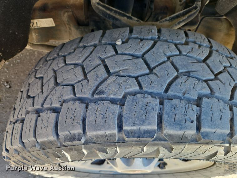 image for item EO7025 2017 GMC Sierra 2500HD Crew Cab pickup truck