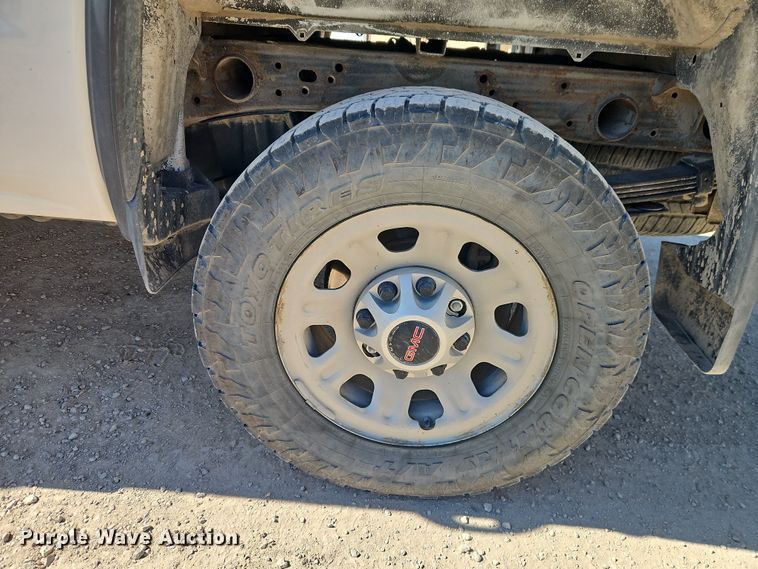 image for item EO7025 2017 GMC Sierra 2500HD Crew Cab pickup truck