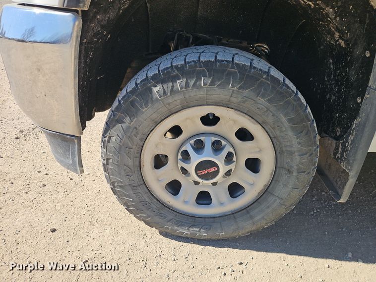 image for item EO7025 2017 GMC Sierra 2500HD Crew Cab pickup truck