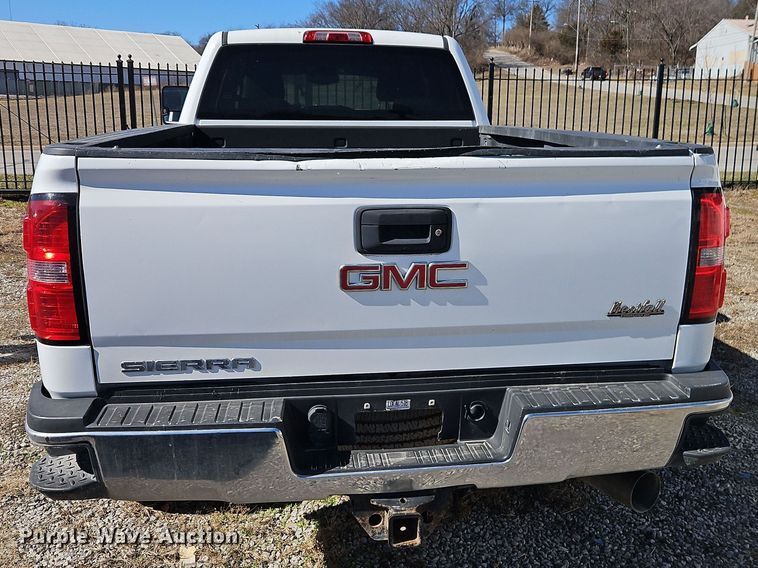 image for item EO7026 2016 GMC Sierra 2500HD Crew Cab pickup truck
