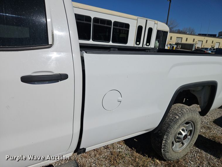 image for item EO7026 2016 GMC Sierra 2500HD Crew Cab pickup truck