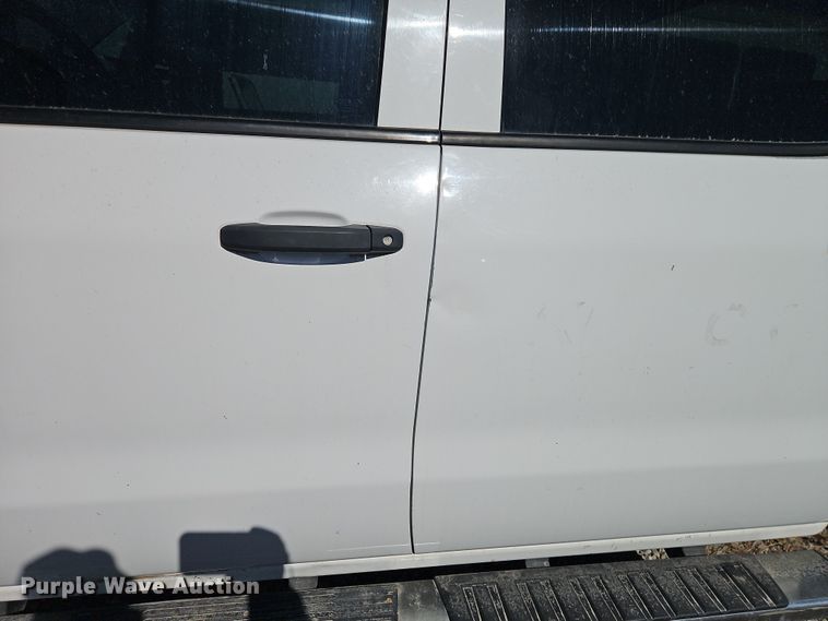 image for item EO7026 2016 GMC Sierra 2500HD Crew Cab pickup truck