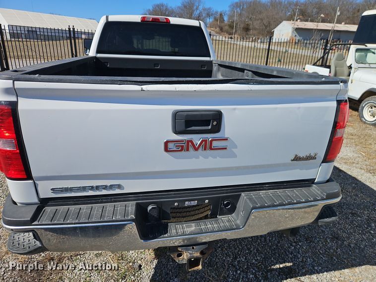 image for item EO7026 2016 GMC Sierra 2500HD Crew Cab pickup truck