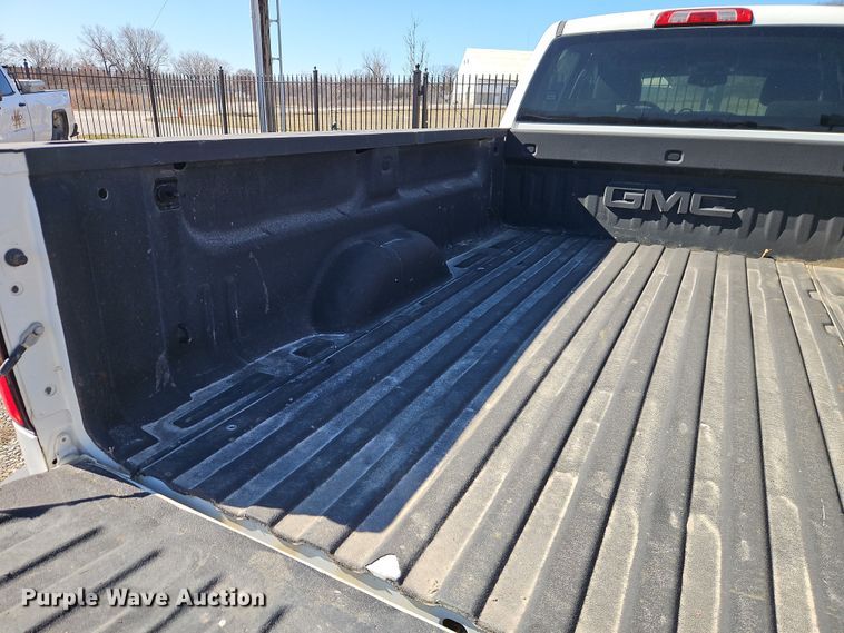 image for item EO7026 2016 GMC Sierra 2500HD Crew Cab pickup truck