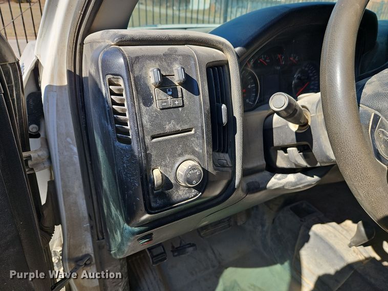 image for item EO7026 2016 GMC Sierra 2500HD Crew Cab pickup truck