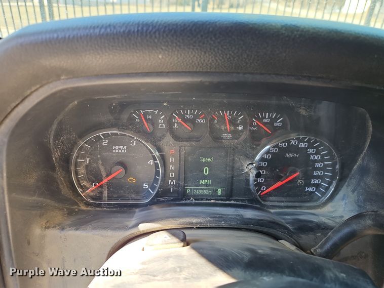 image for item EO7026 2016 GMC Sierra 2500HD Crew Cab pickup truck