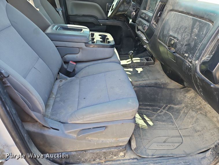 image for item EO7026 2016 GMC Sierra 2500HD Crew Cab pickup truck