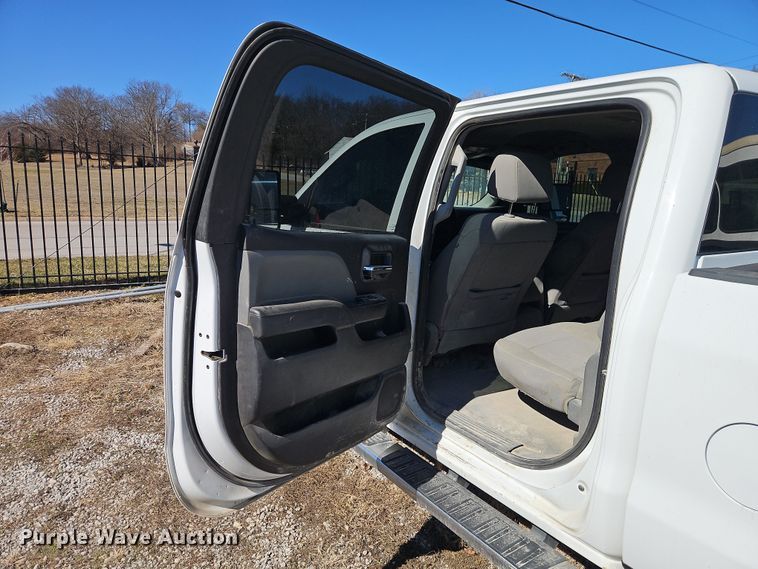 image for item EO7026 2016 GMC Sierra 2500HD Crew Cab pickup truck