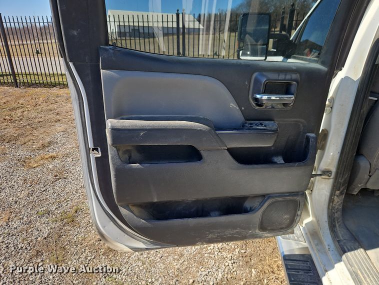 image for item EO7026 2016 GMC Sierra 2500HD Crew Cab pickup truck