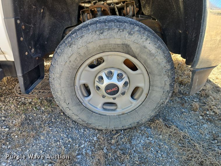 image for item EO7026 2016 GMC Sierra 2500HD Crew Cab pickup truck