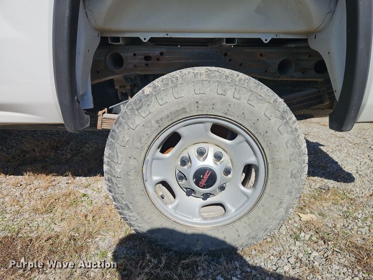 image for item EO7026 2016 GMC Sierra 2500HD Crew Cab pickup truck