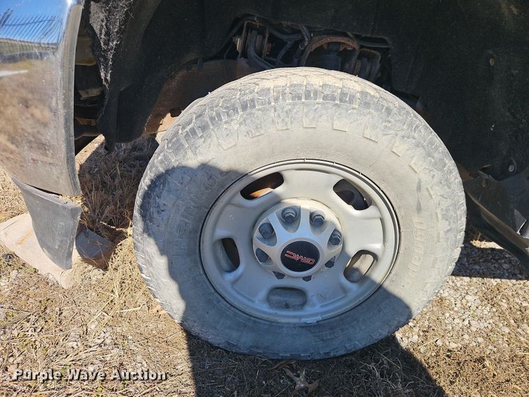 image for item EO7026 2016 GMC Sierra 2500HD Crew Cab pickup truck