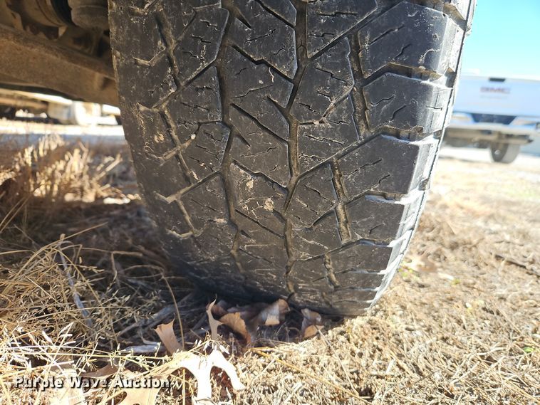 image for item EO7026 2016 GMC Sierra 2500HD Crew Cab pickup truck