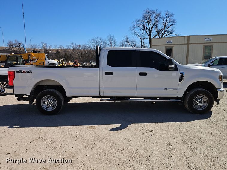 image for item EO7028 2019 Ford F250 Super Duty Crew Cab pickup truck