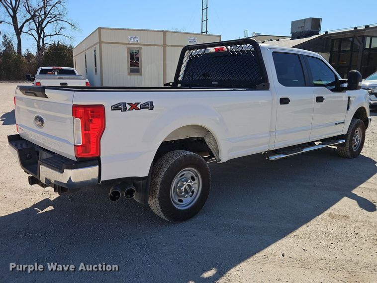 image for item EO7028 2019 Ford F250 Super Duty Crew Cab pickup truck