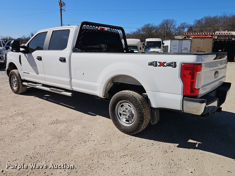 image for item EO7028 2019 Ford F250 Super Duty Crew Cab pickup truck