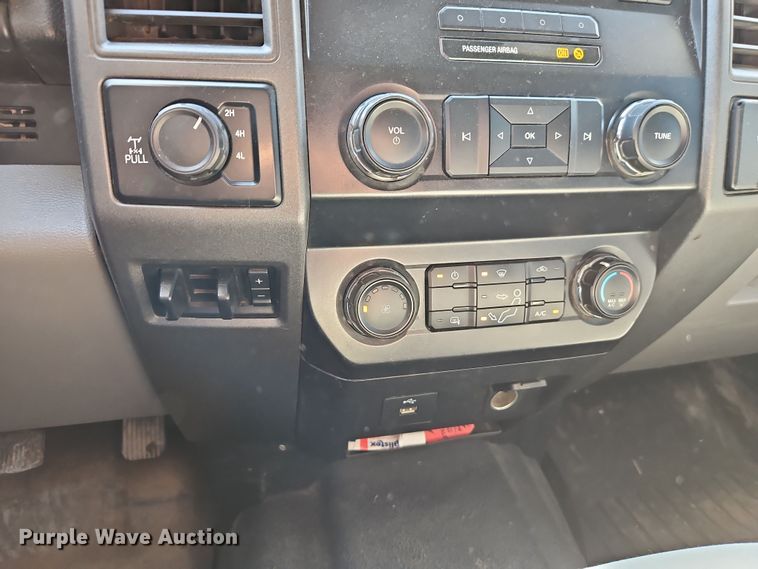 image for item EO7028 2019 Ford F250 Super Duty Crew Cab pickup truck