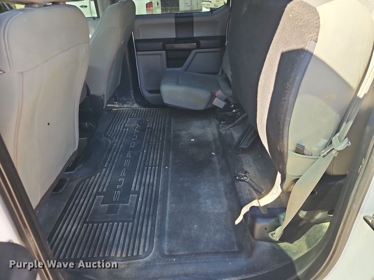 image for item EO7028 2019 Ford F250 Super Duty Crew Cab pickup truck