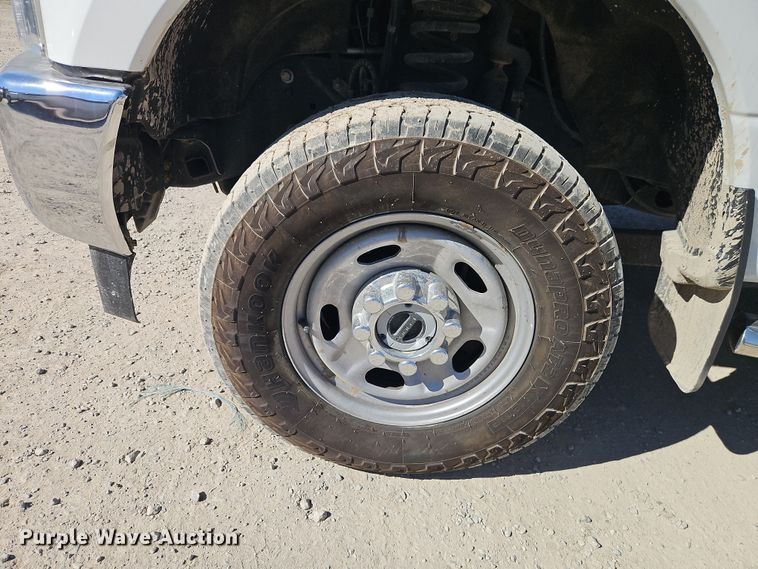 image for item EO7028 2019 Ford F250 Super Duty Crew Cab pickup truck