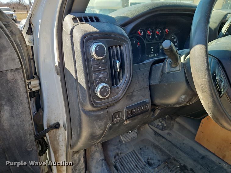 image for item EO7029 2020 GMC Sierra 3500HD Crew Cab pickup truck