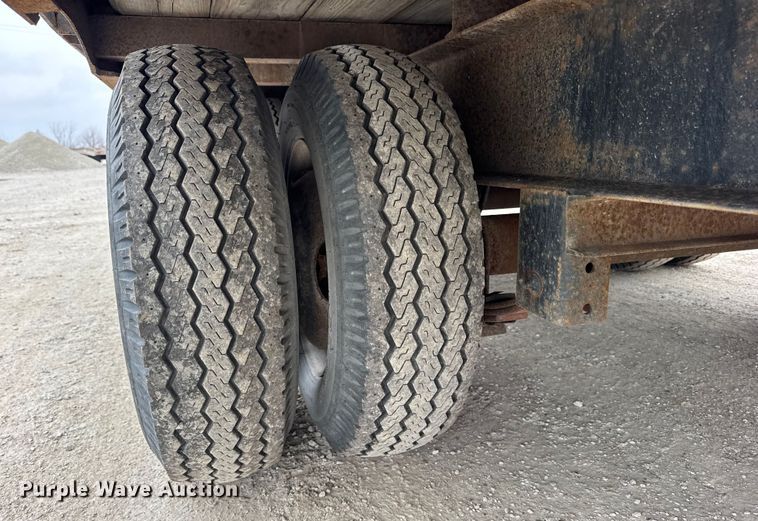 image for item ER0442 1999 Hudson Bros TRAILER equipment trailer