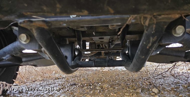 image for item ES2845 2005 Kawasaki KAF620G Mule utility vehicle