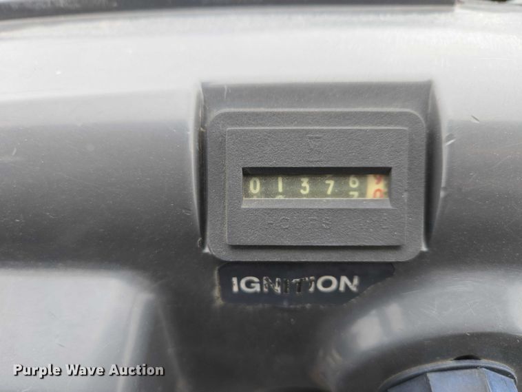 image for item ES2845 2005 Kawasaki KAF620G Mule utility vehicle