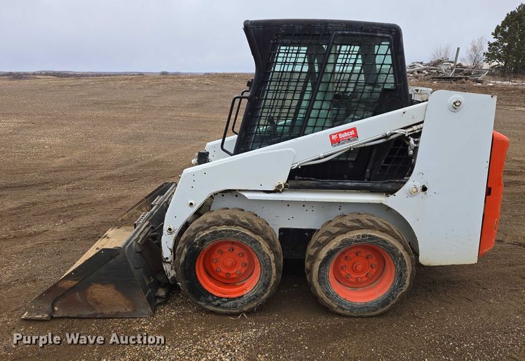 image for item ES2848 2002 Bobcat 753 skid steer loader