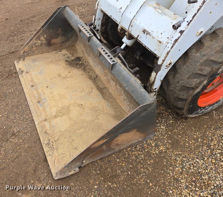 image for item ES2848 2002 Bobcat 753 skid steer loader