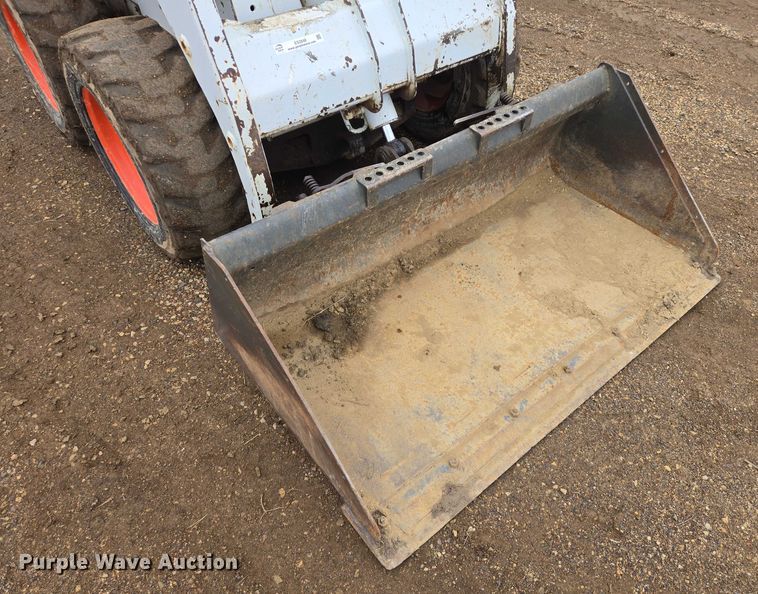 image for item ES2848 2002 Bobcat 753 skid steer loader