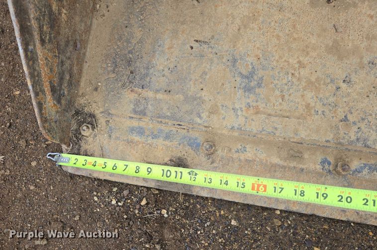 image for item ES2848 2002 Bobcat 753 skid steer loader