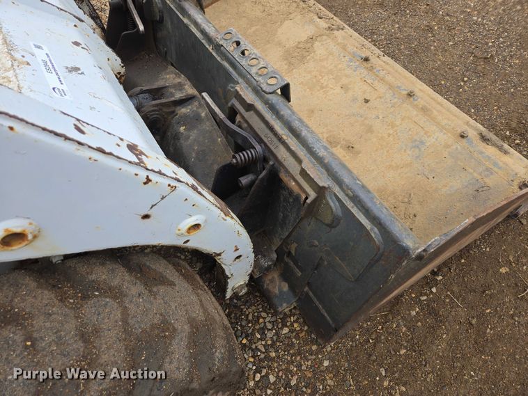 image for item ES2848 2002 Bobcat 753 skid steer loader