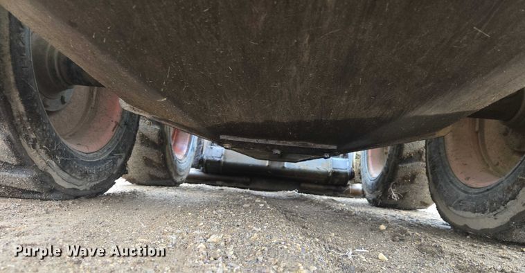 image for item ES2848 2002 Bobcat 753 skid steer loader