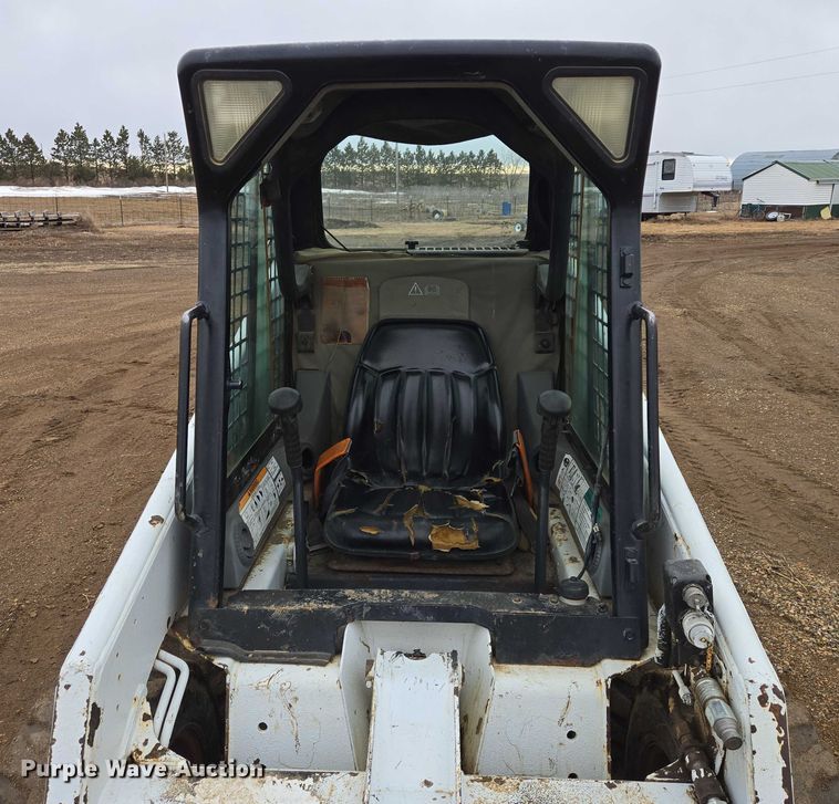 image for item ES2848 2002 Bobcat 753 skid steer loader