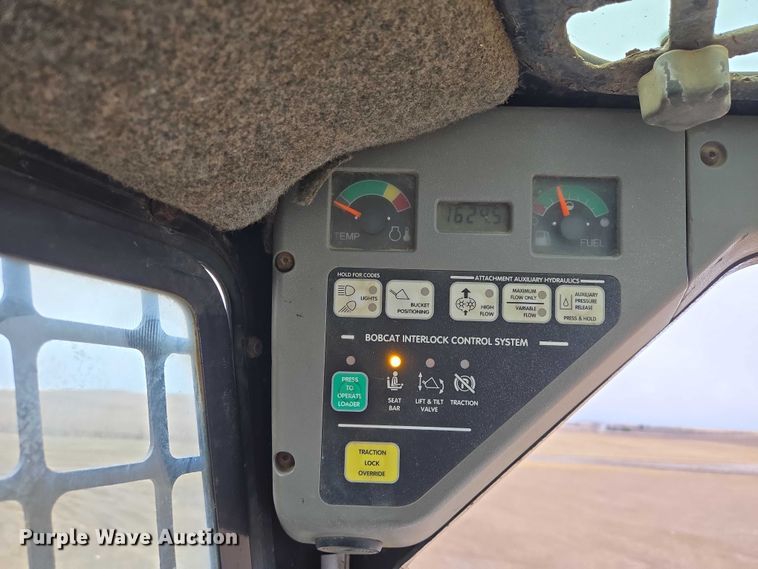 image for item ES2848 2002 Bobcat 753 skid steer loader