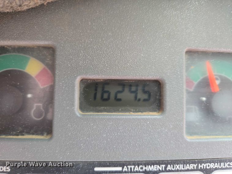 image for item ES2848 2002 Bobcat 753 skid steer loader