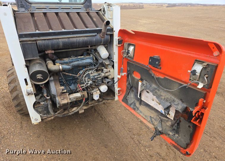 image for item ES2848 2002 Bobcat 753 skid steer loader