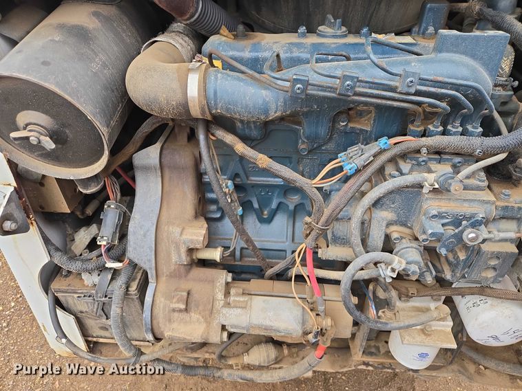 image for item ES2848 2002 Bobcat 753 skid steer loader