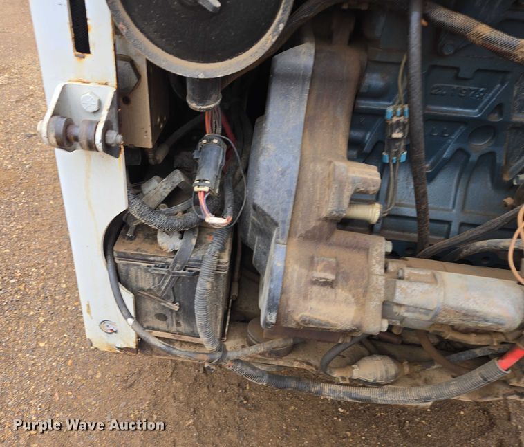 image for item ES2848 2002 Bobcat 753 skid steer loader