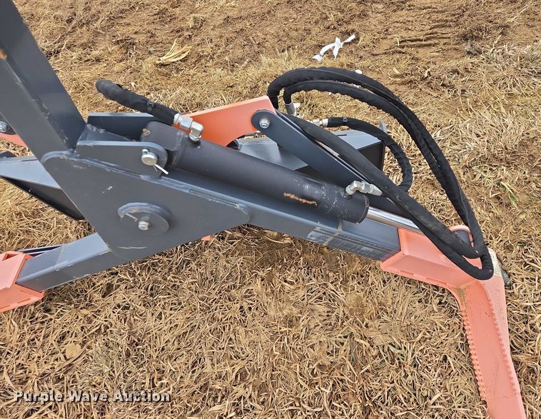 image for item ES2862 Raytree RMTG70 skid steer tire grabber
