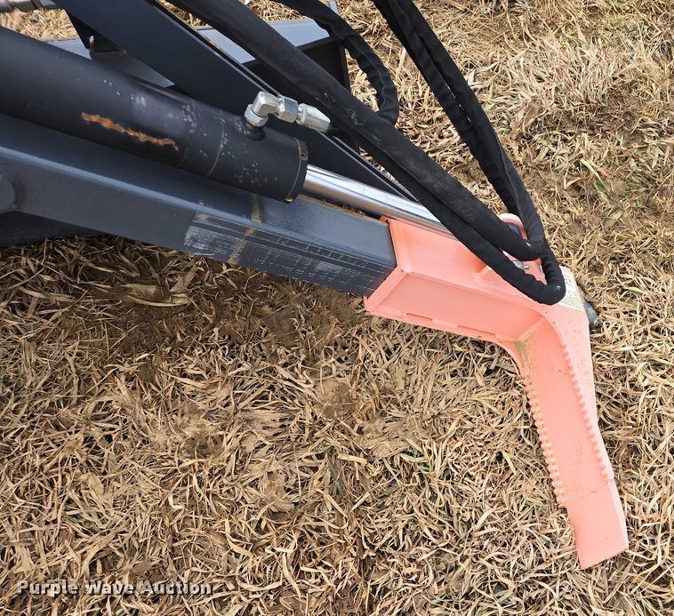 image for item ES2862 Raytree RMTG70 skid steer tire grabber