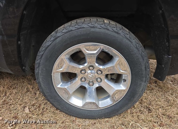 image for item ES2953 2021 RAM 1500 Crew Cab pickup truck