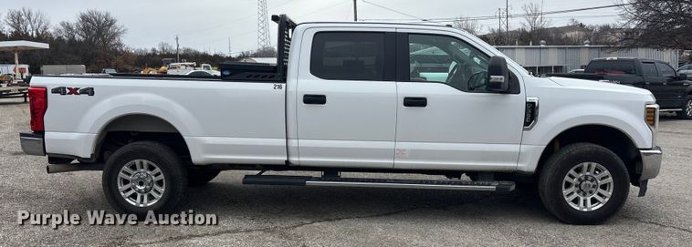 image for item ES5012 2018 Ford F350 Crew Cab pickup truck