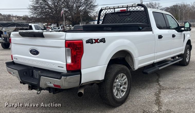 image for item ES5012 2018 Ford F350 Crew Cab pickup truck