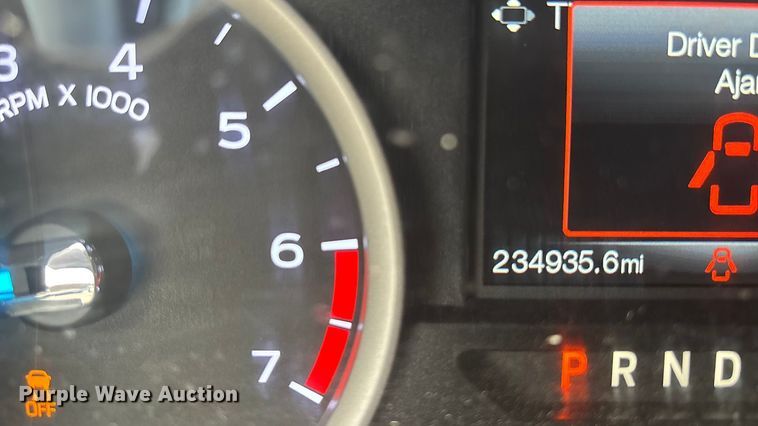 image for item ES5012 2018 Ford F350 Crew Cab pickup truck