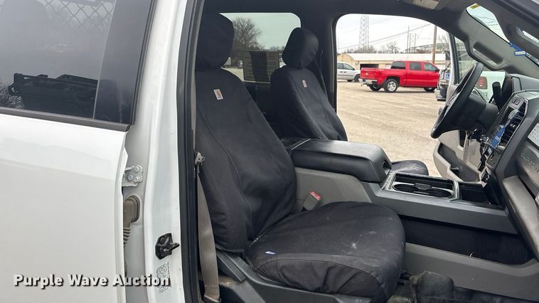 image for item ES5012 2018 Ford F350 Crew Cab pickup truck