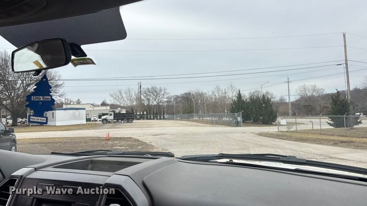 image for item ES5012 2018 Ford F350 Crew Cab pickup truck