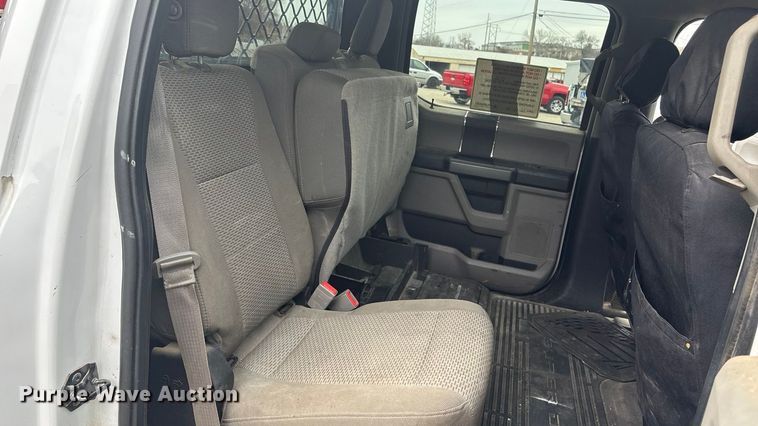 image for item ES5012 2018 Ford F350 Crew Cab pickup truck