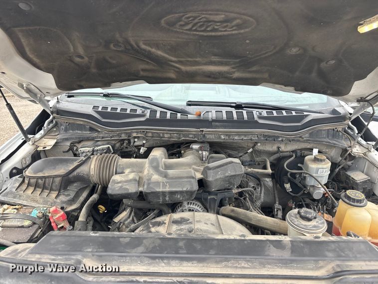 image for item ES5012 2018 Ford F350 Crew Cab pickup truck